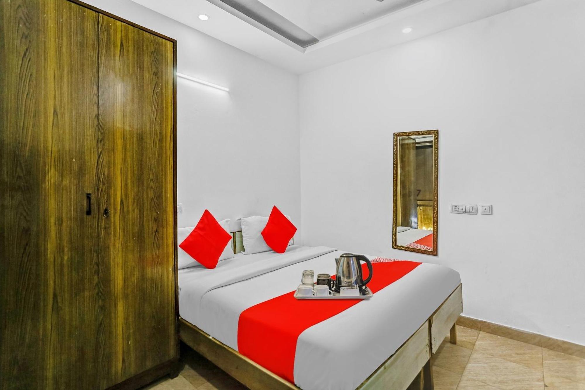 Hotel O Jangpura Inn ニューデリー エクステリア 写真