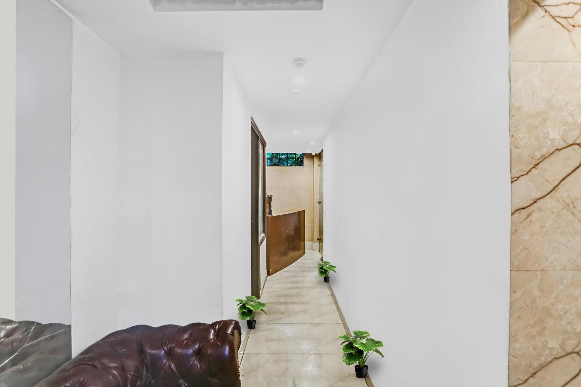 Hotel O Jangpura Inn ニューデリー エクステリア 写真